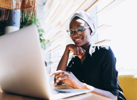 african-american-business-woman-with-laptop-new